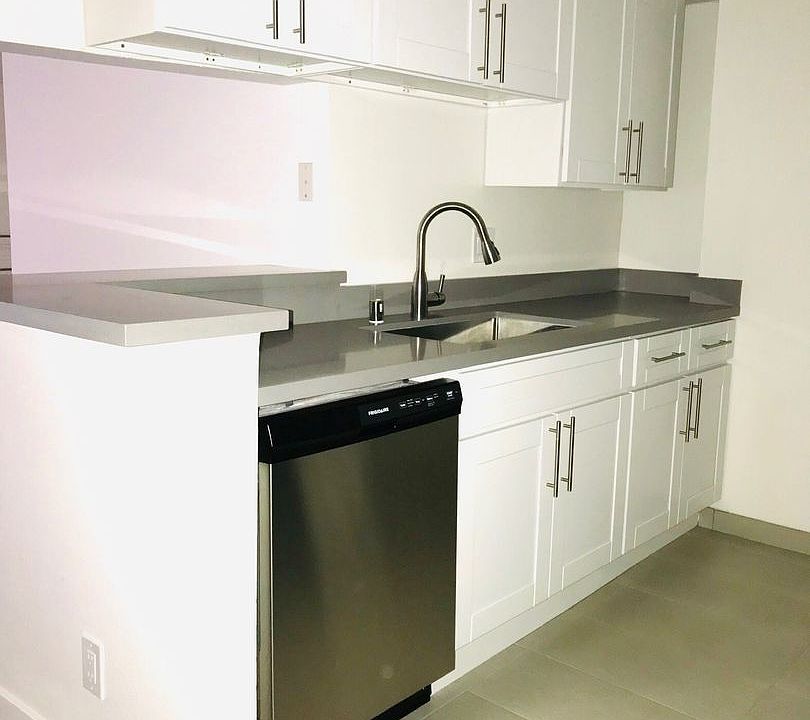 1st image of 5409 Carlton Way #107