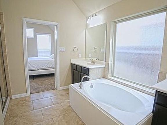 4th image of 210 Norwood Ct