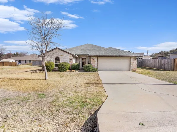 1323 E Apache Trl, Granbury, TX 76048