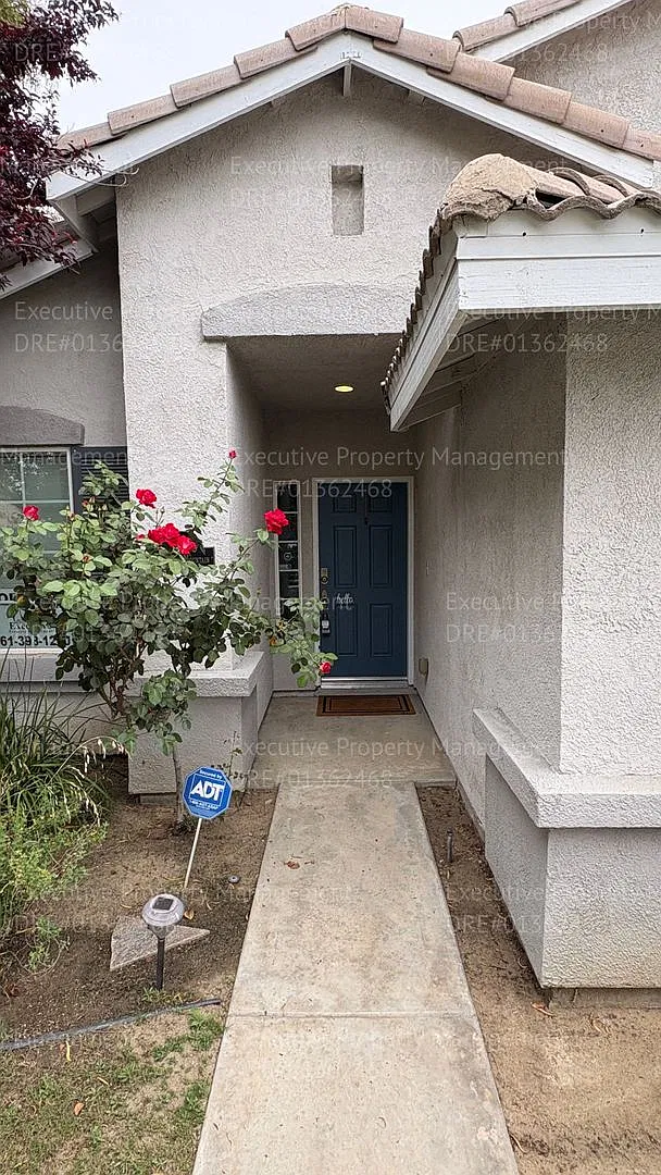 Spacious 4 bedroom 2 bathroom home located in the Ashton Falls community *Move In Special* — Photo 4