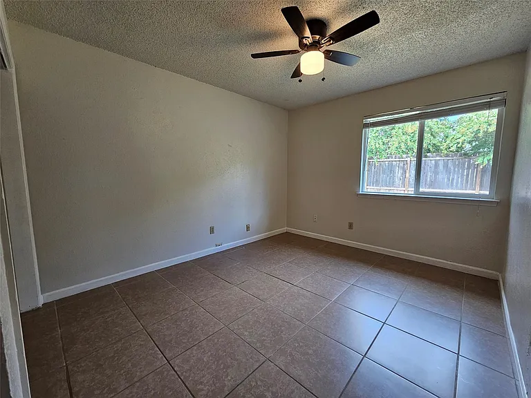 6800 Lunar Dr #B — Photo 15