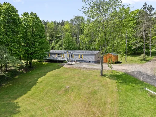 213 Lewis St, Endicott, NY 13760