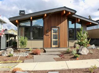 3038 NW Clearwater Dr, Bend, OR 97703