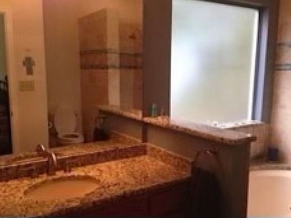 5th image of 1776 Lakepark Dr