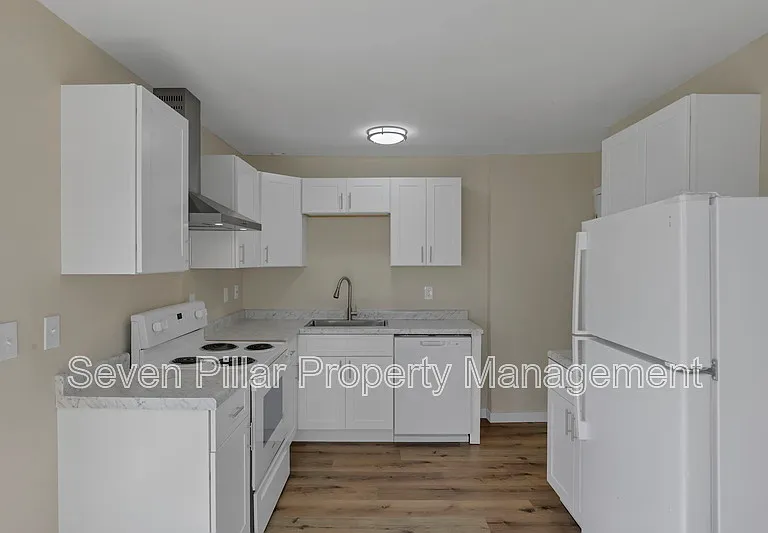 406 Beechtree Rd — Photo 9