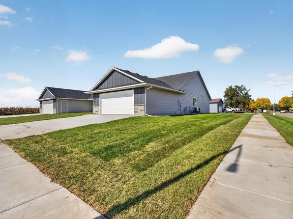 904 Shirley St, Harrisburg, SD 57032