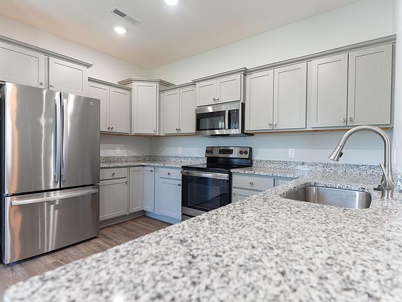 5th image of 1813 Savannah Ct