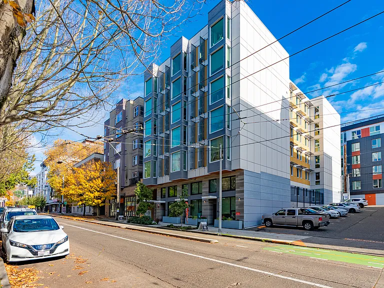 319 Queen Anne Ave N #104 — Photo 30