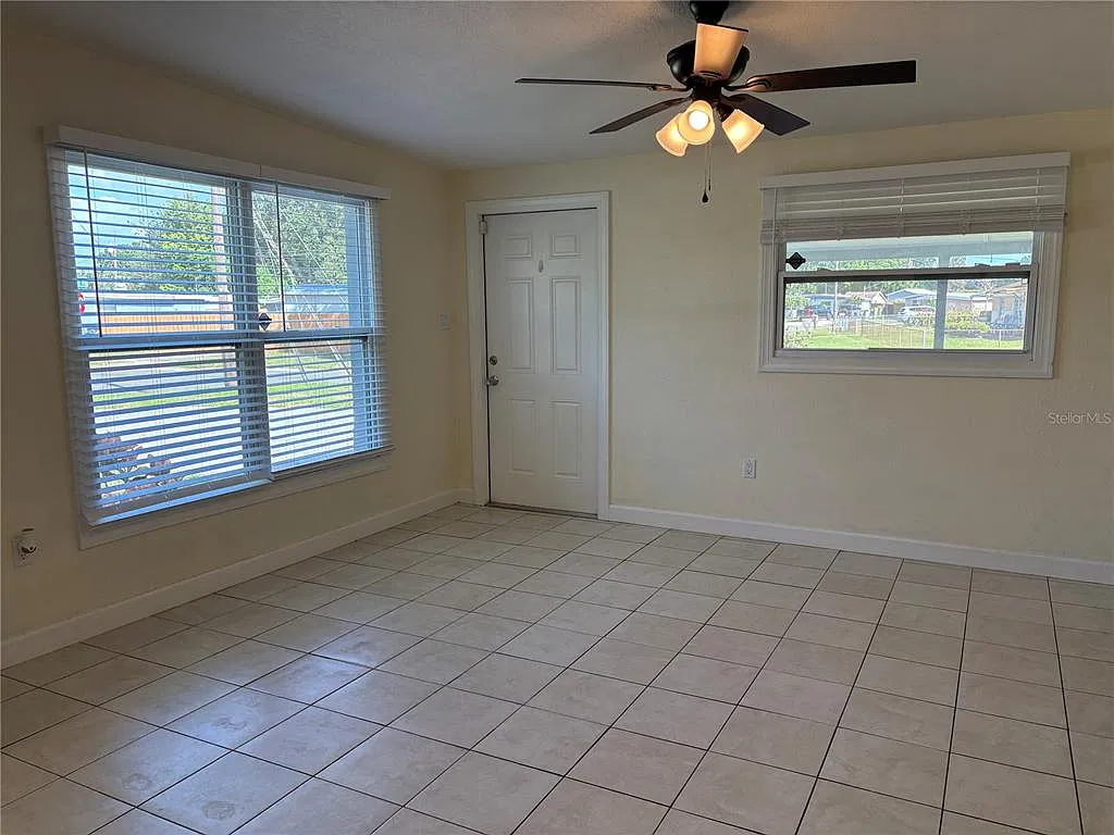 2 bed, 1.0 bath, 744 sqft, $1,850 — Photo 3
