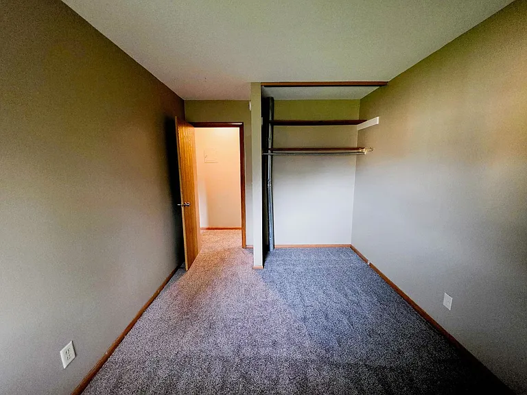 7700 Bloomington Ave South — Photo 30