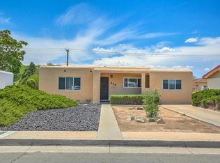 929 California St SE, Albuquerque, NM 87108