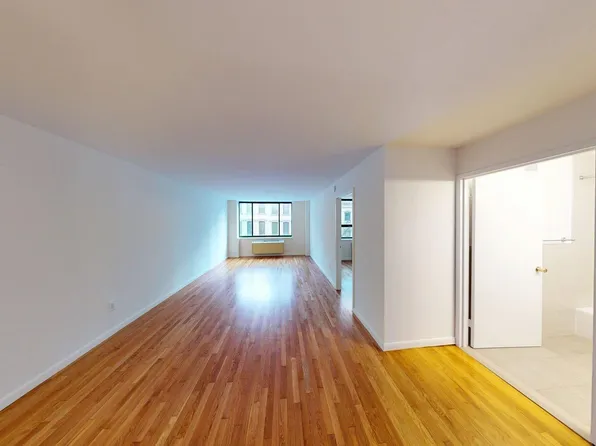121 Reade Street image 1 of 17