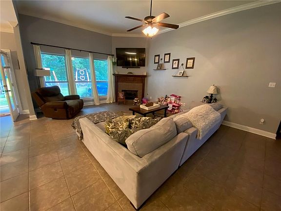 3rd image of 10178 Angela Dr