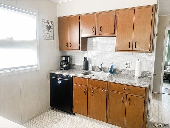 3rd image of 4155 S Park Ave