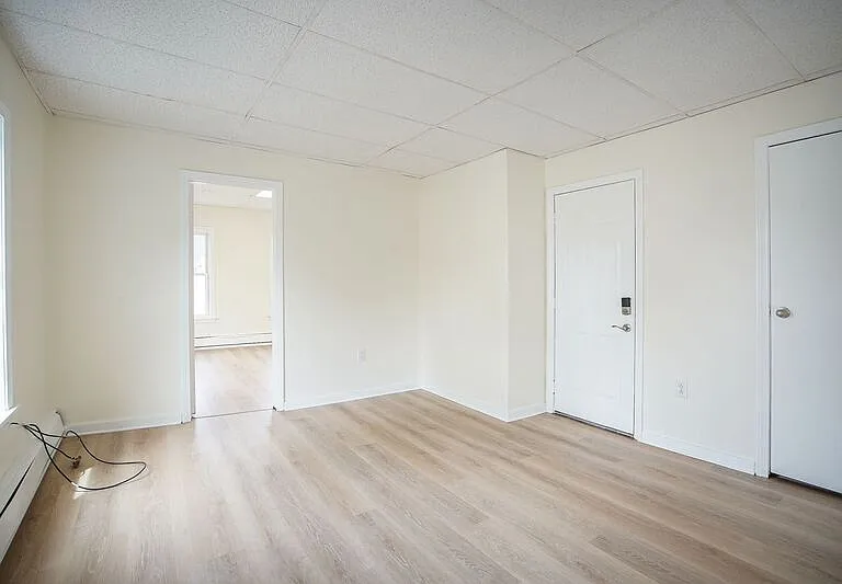3 Charles St #2R — Photo 4