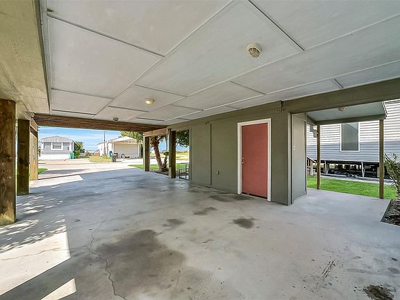 4th image of 2507 Bay Oaks Harbor Dr