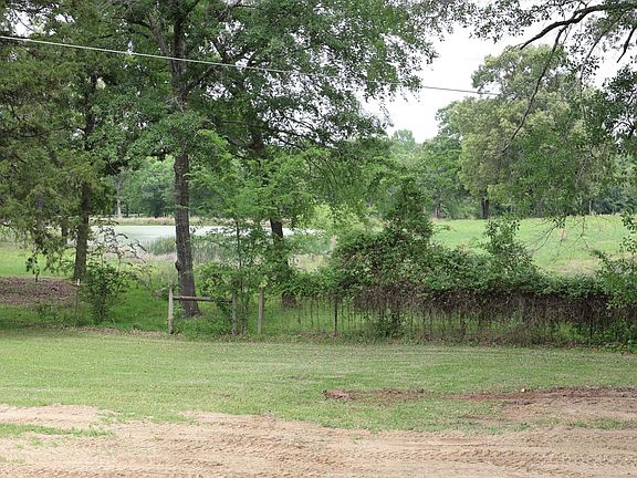 3rd image of 215 Hillburn Rd