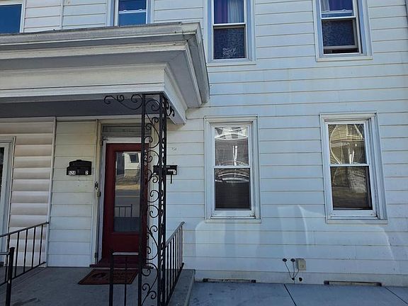 3rd image of 528 Maple St