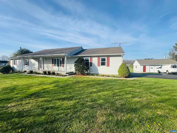 224 Saint James Rd, Fishersville, VA 22939