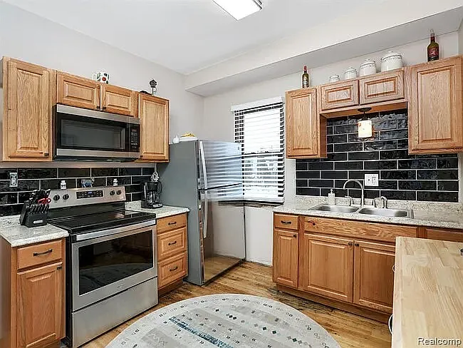 613 Belmont St #613 — Photo 13