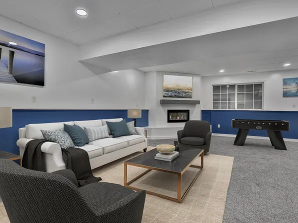 7925 Henry Ln, Lino Lakes, MN 55014