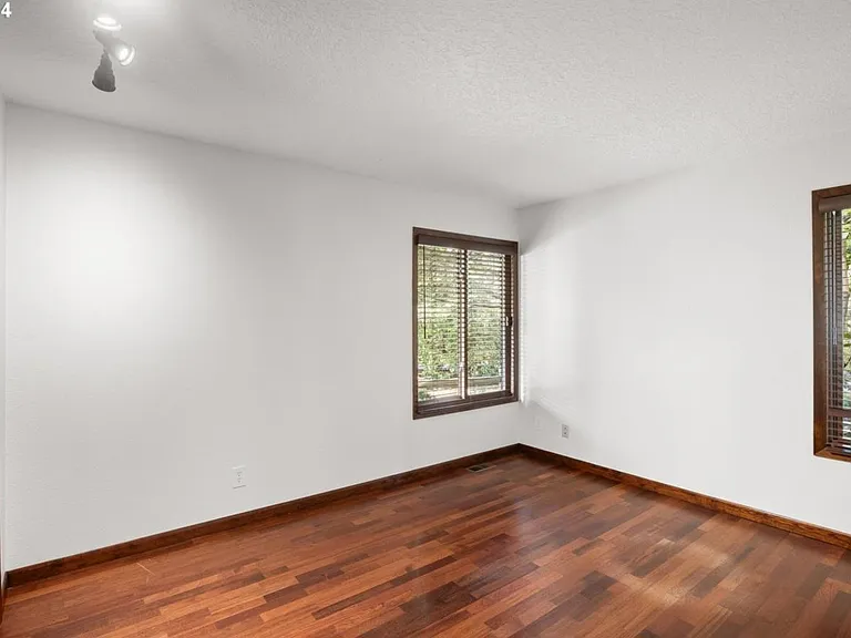 14525 SW Forest Dr — Photo 11