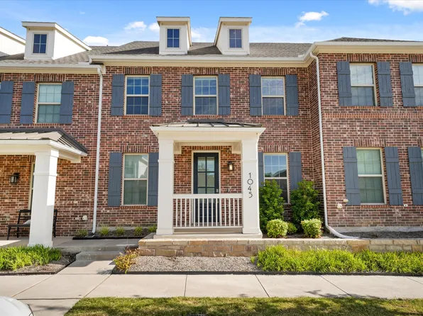 1045 Thomas Pl, Carrollton, TX 75006