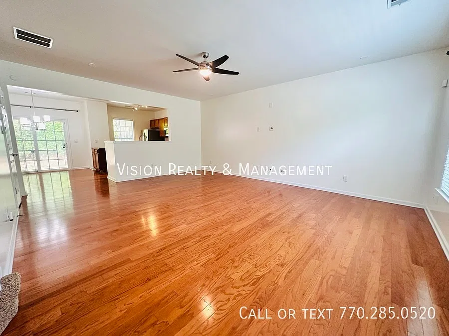 3 bed, 2.5 bath, 1470 sqft, $2,195 — Photo 3