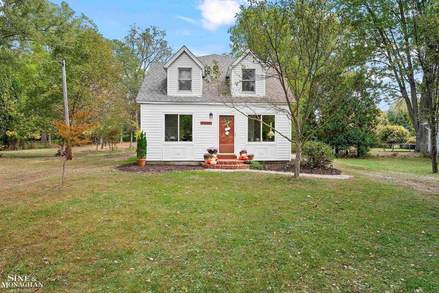 22050 Cass St photo 1