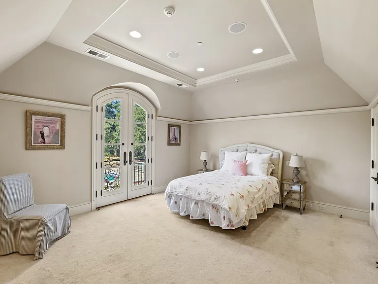 12661 Robleda Rd — Photo 27