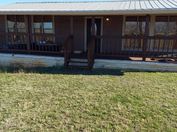404 Meadow Vw, Floresville, TX 78114
