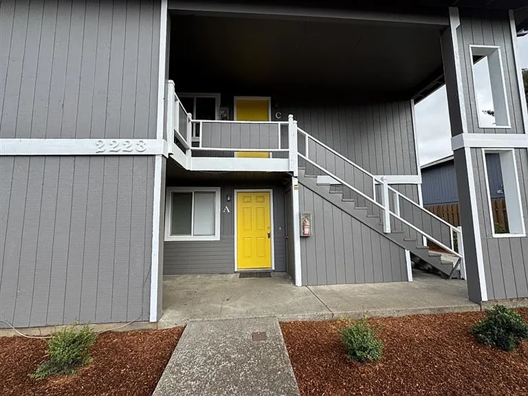 2223 Hawthorne St #C — Photo 1