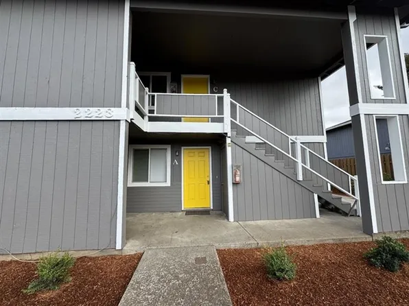 2223 Hawthorne St APT C, Forest Grove, OR 97116