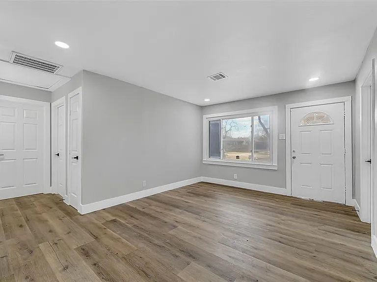 7609 Saint Lo Rd — Photo 6