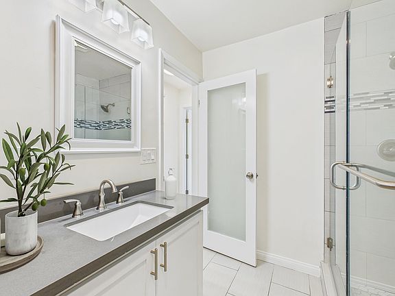5th image of 2015 S Bentley Ave APT 4
