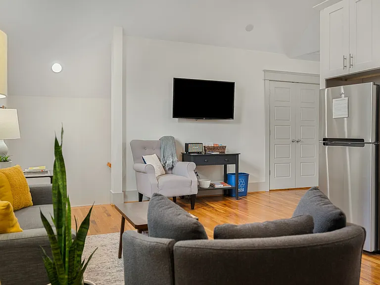 906 N 5th St #B — Photo 11