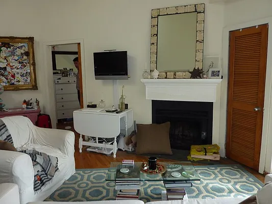 Rented by Chartwell Manhattan Realty | media 13