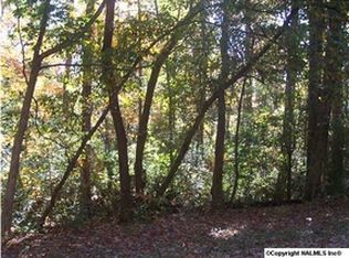 1228 Foxfire Dr NE, Arab, AL 35016