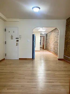 Rented by Paley Management | media 21