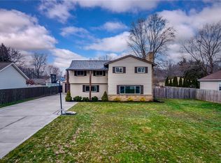 52 Gaylord Dr, Munroe Falls, OH 44262