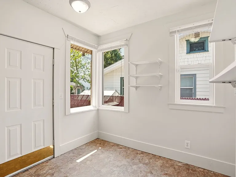 3908 E 4th Ave — Photo 16