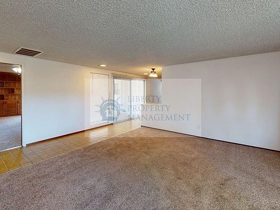 4th image of 625 Mayflower St