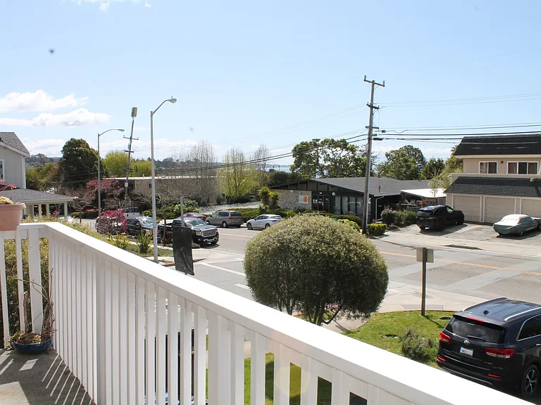 272 Sea Ridge Rd #D — Photo 16