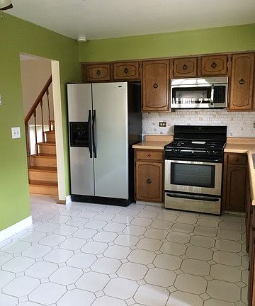 2nd image of 1741 Illinois St