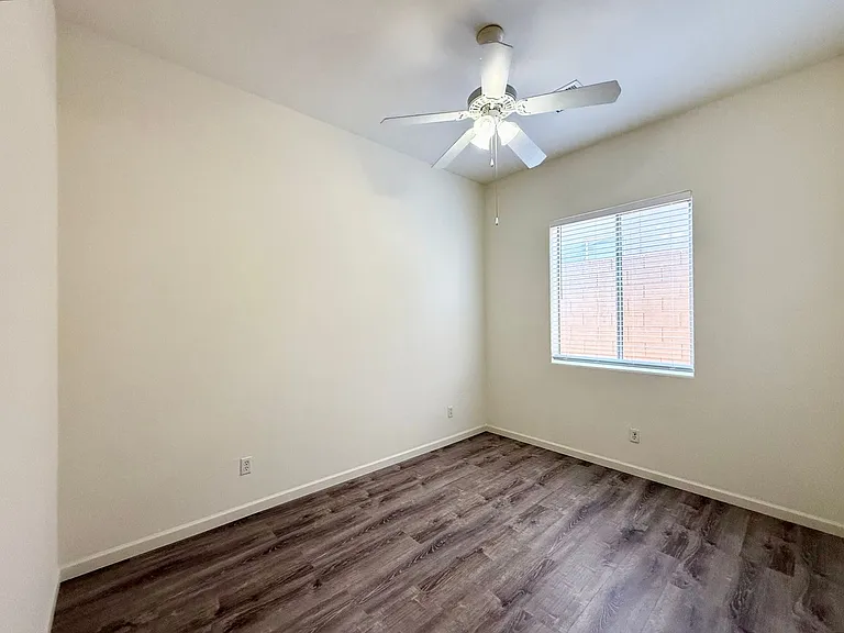 4649 N Kirkwood Ave — Photo 13