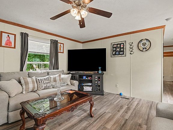 3rd image of 14504 Winding Creek Ln