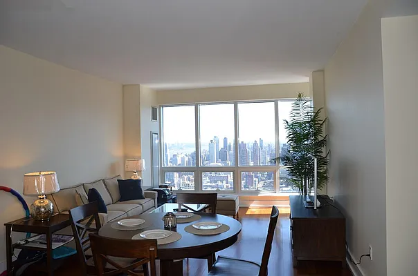Rented by Keller Williams NYC | media 9