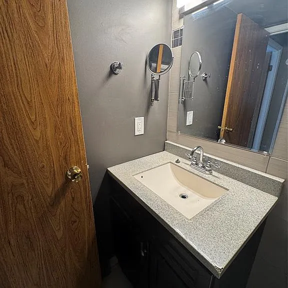 150 Park St W #1707 — Photo 10