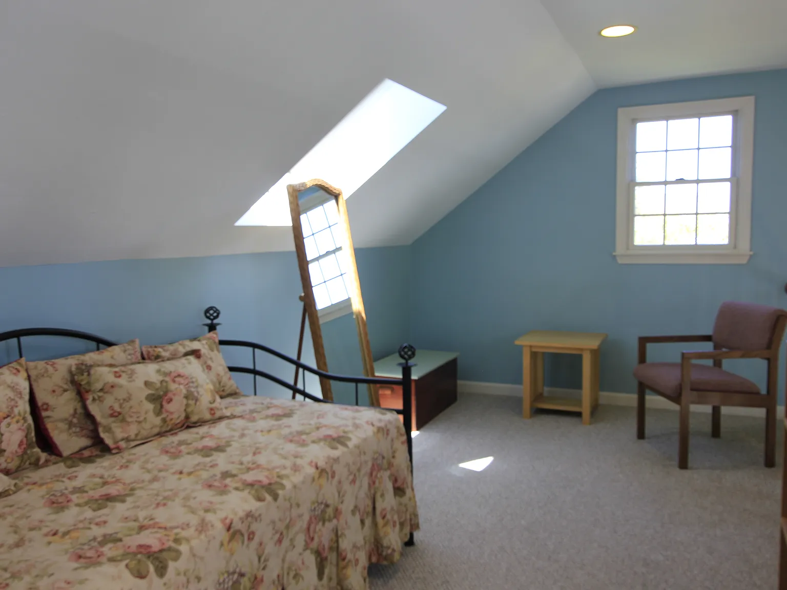 3 bed, 2075 sqft, $2,200 — Photo 4