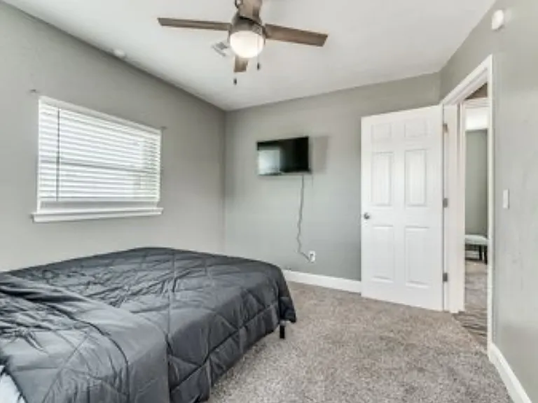 10005 Waverly Ave — Photo 7
